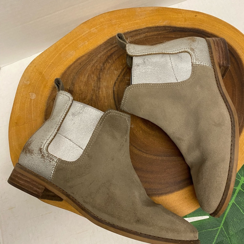 Toms Leather Rustic Distressed Silver Accent Slip On Booties - Picture 6 of 10